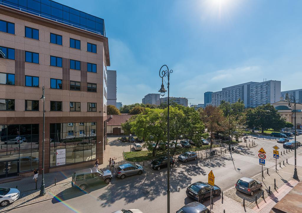 Plac Bankowy Serviced Apartments Warschau Exterior foto